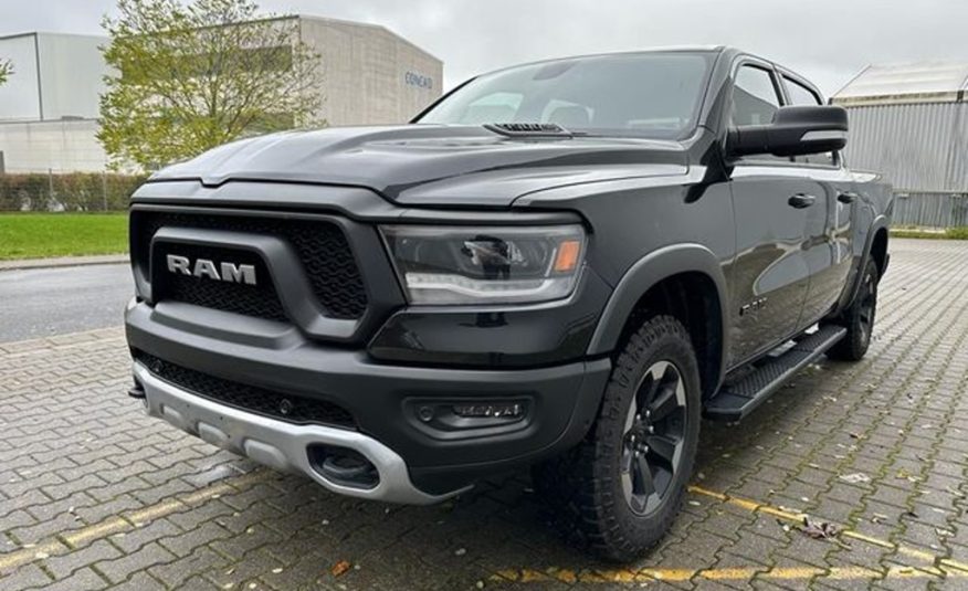 RAM 5.7 REBEL CREWCAB Kůže 4×4  LPG