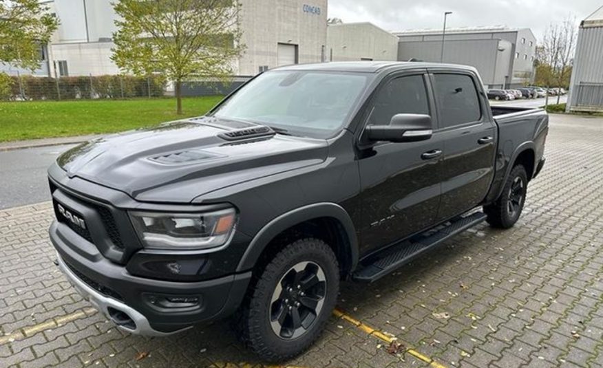 RAM 5.7 REBEL CREWCAB Kůže 4×4  LPG