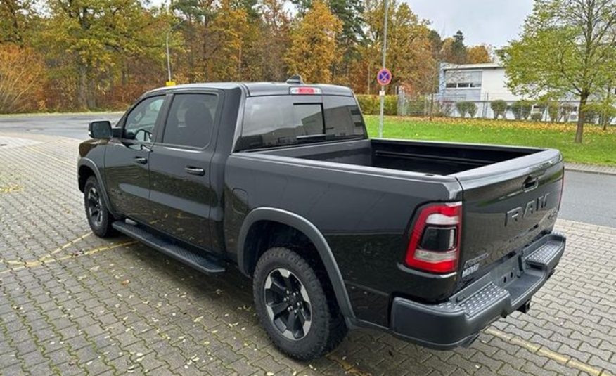 RAM 5.7 REBEL CREWCAB Kůže 4×4  LPG