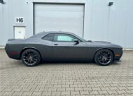 Dodge Challenger 6.4 SRT automat navigace kůže kamera LED