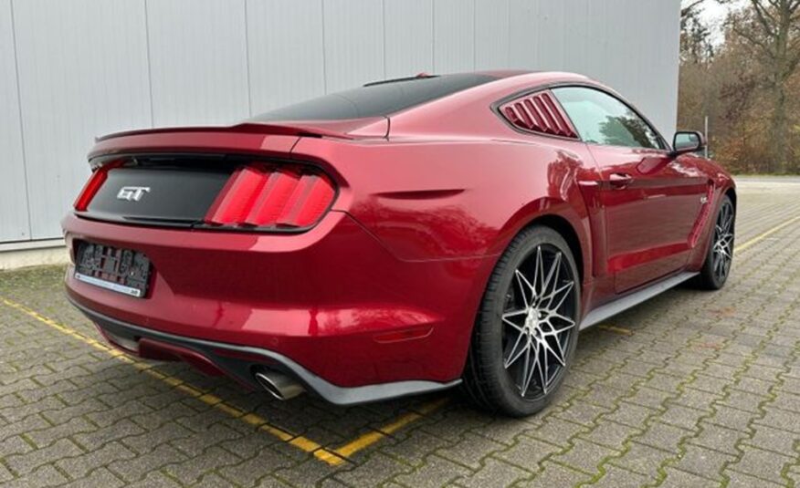 Ford Mustang 5.0 V8 GT Performance Manual LPG
