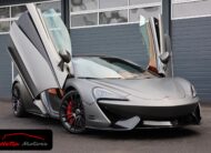 McLaren 570S 3.8 V8 kupé/karbon