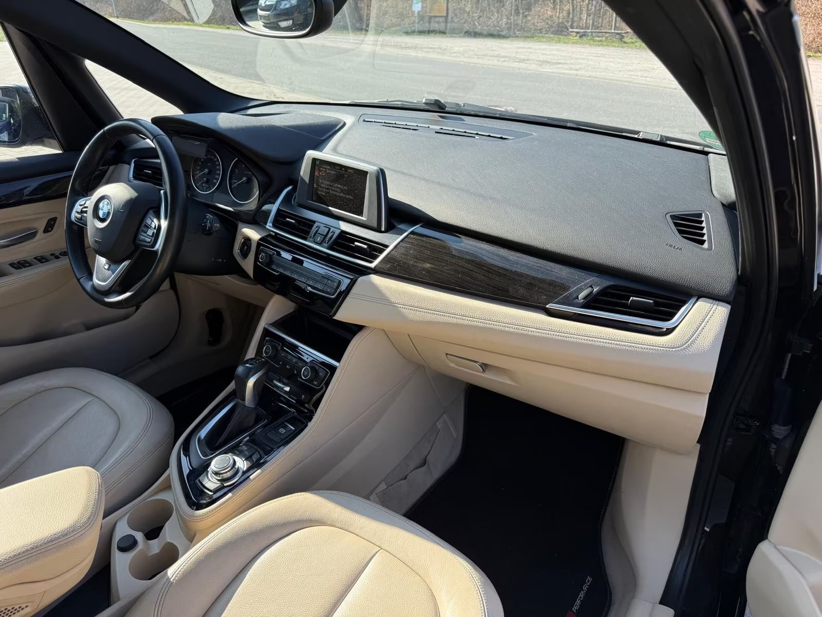 BMW 218 2 Active Tourer 218 d Luxury Line Tažné