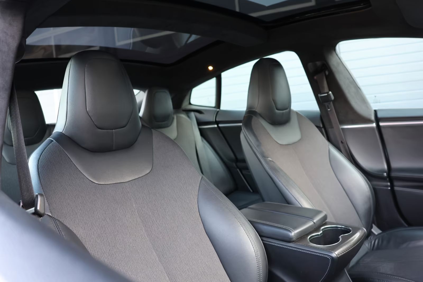 Tesla Model S 85D bez nehod