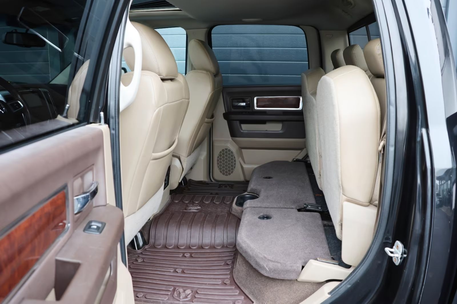 Dodge RAM 2500 5.7 LPG Laramie 4×4/ALPINE/Tažné