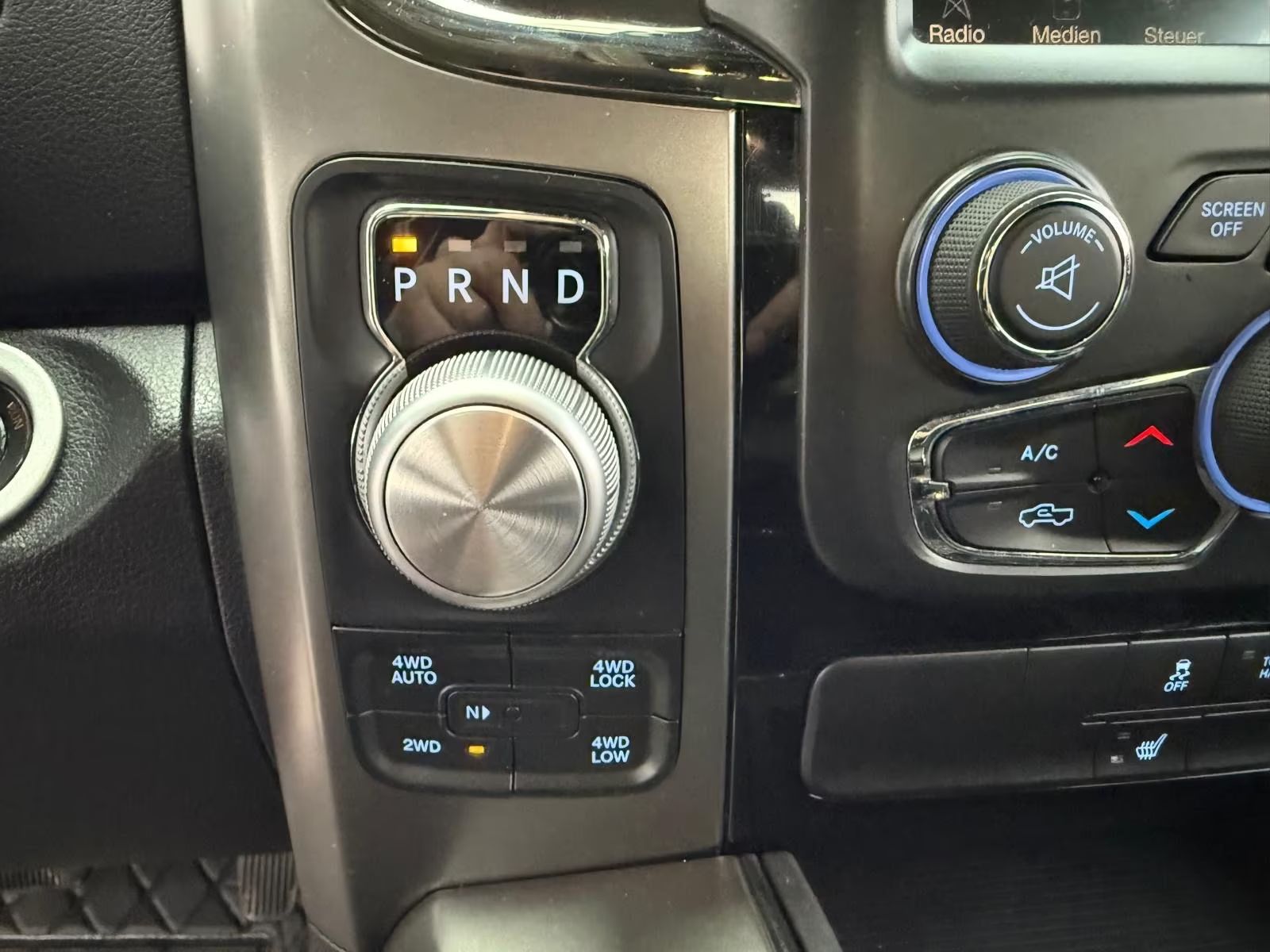Dodge RAM 5.7 SPORT  CREWCAB