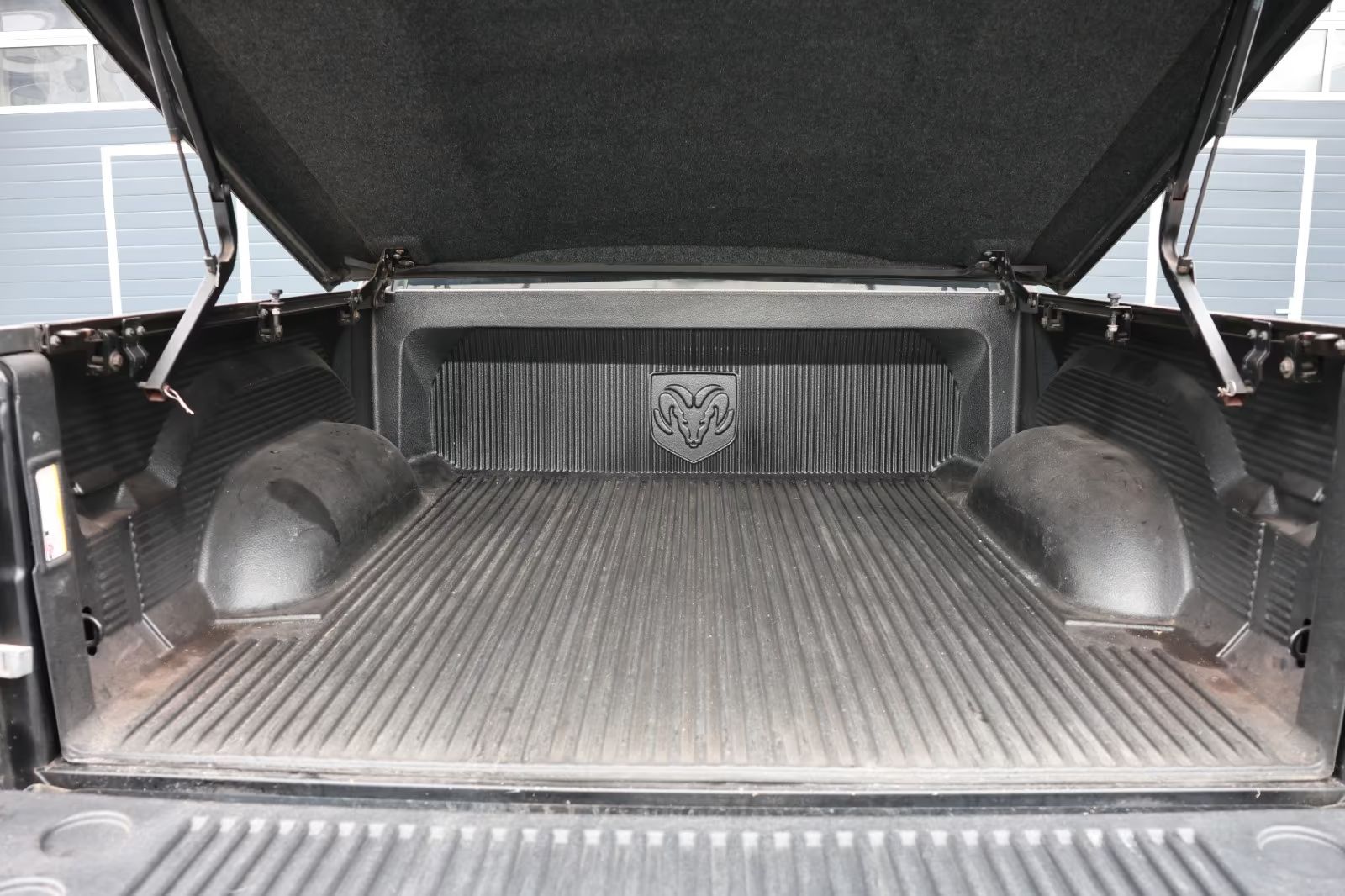 Dodge RAM 2500 5.7 LPG Laramie 4×4/ALPINE/Tažné