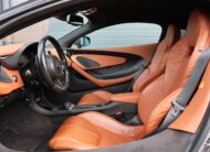 McLaren 570S 3.8 V8 kupé/karbon