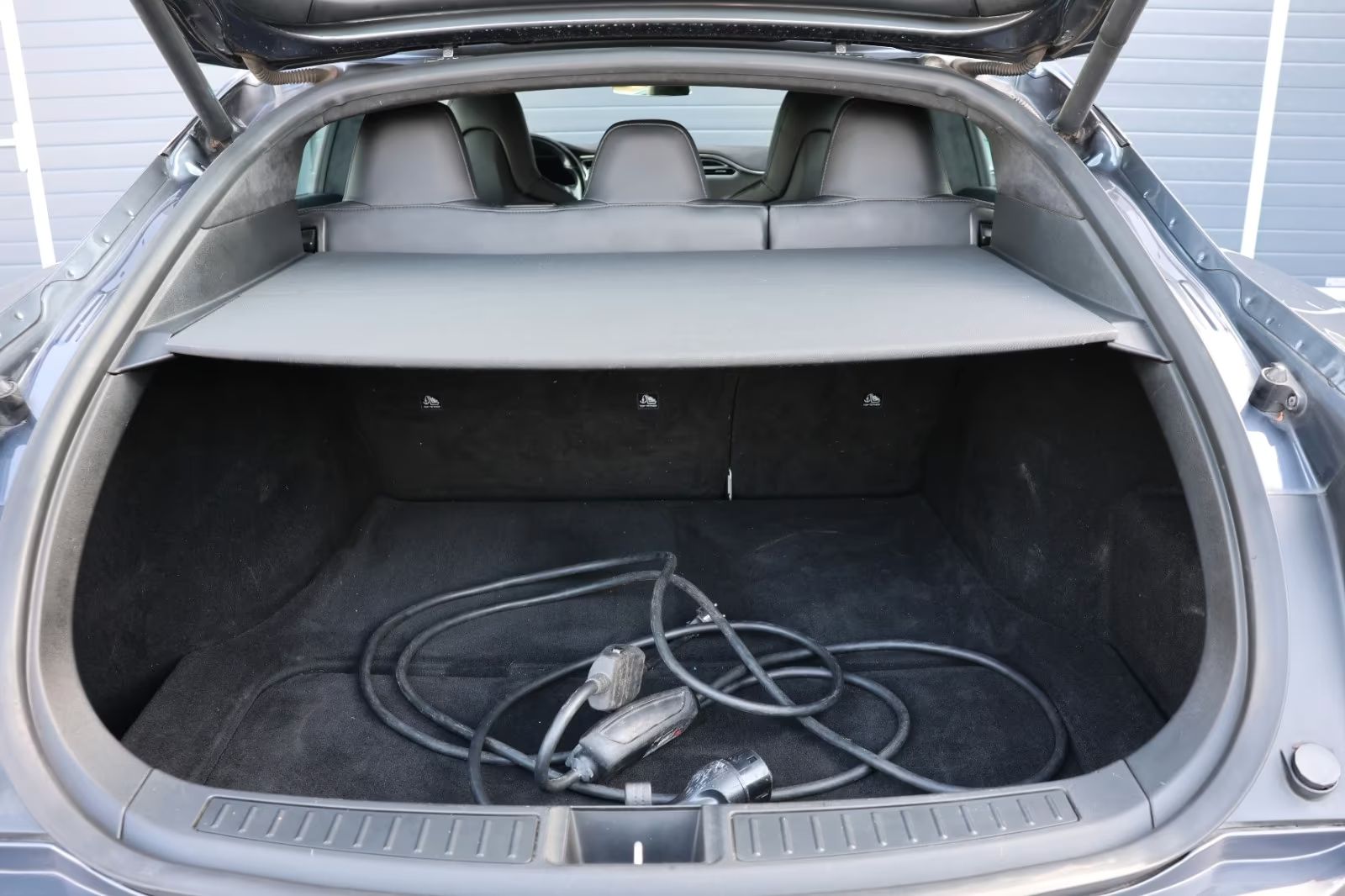 Tesla Model S 85D bez nehod