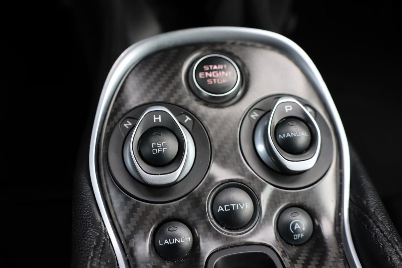 McLaren 570S 3.8 V8 kupé/karbon