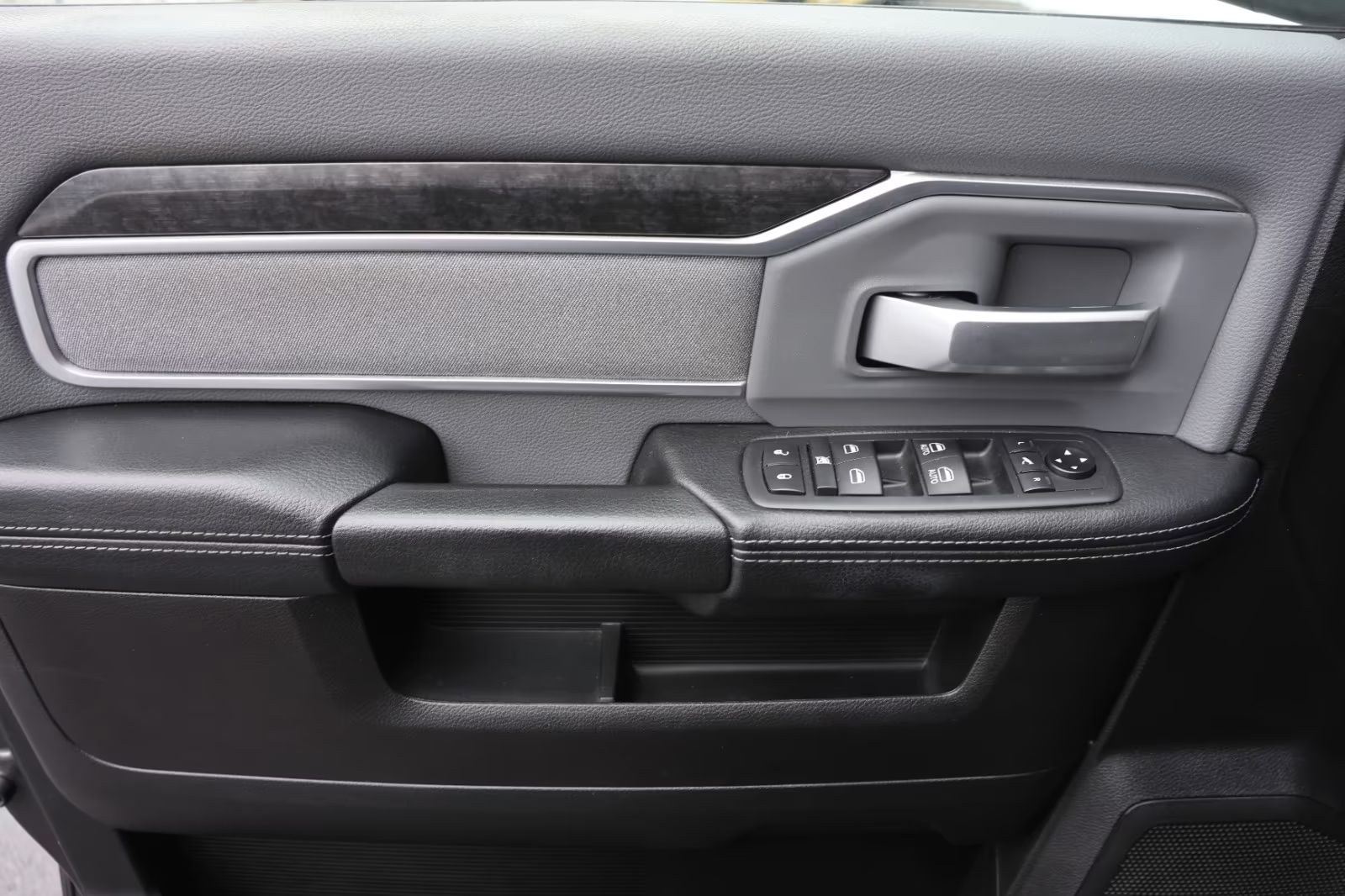 Dodge RAM 2500 6,7L Diesel BIG HORN CREW CAB 4X4