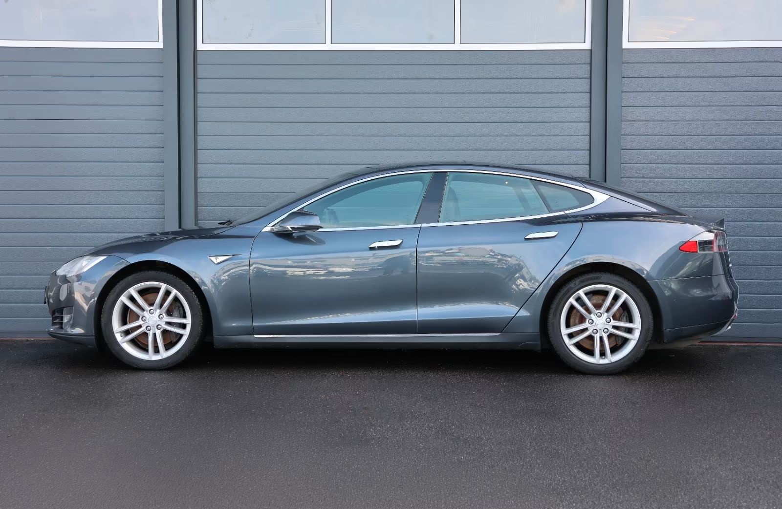 Tesla Model S 85D bez nehod
