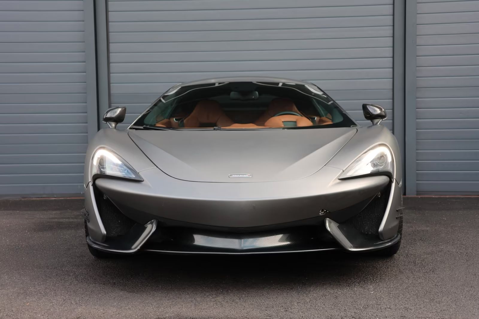 McLaren 570S 3.8 V8 kupé/karbon