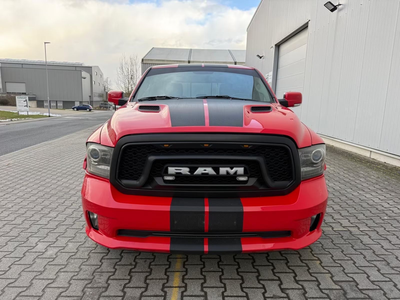 Dodge RAM 5.7 SPORT  CREWCAB