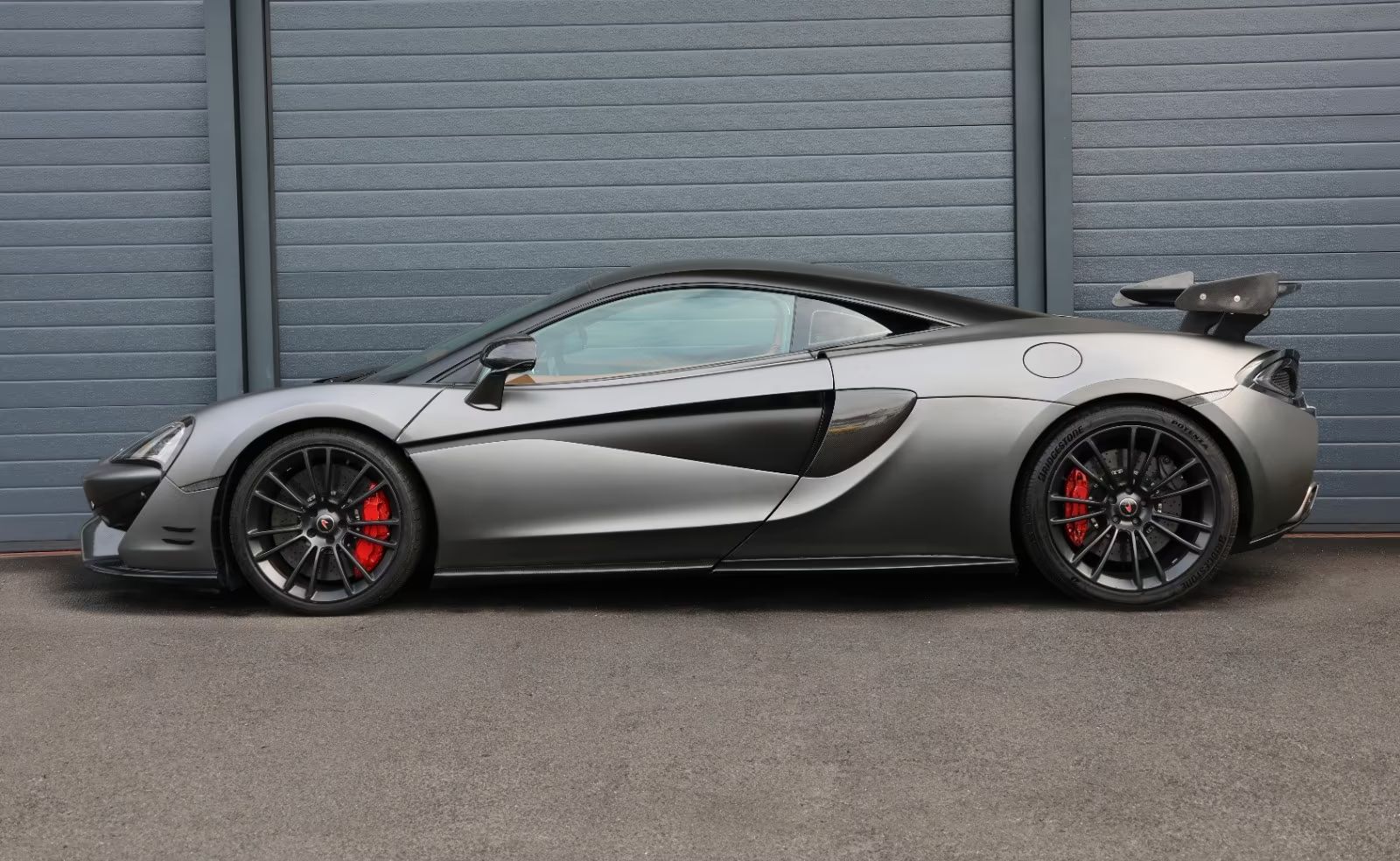 McLaren 570S 3.8 V8 kupé/karbon