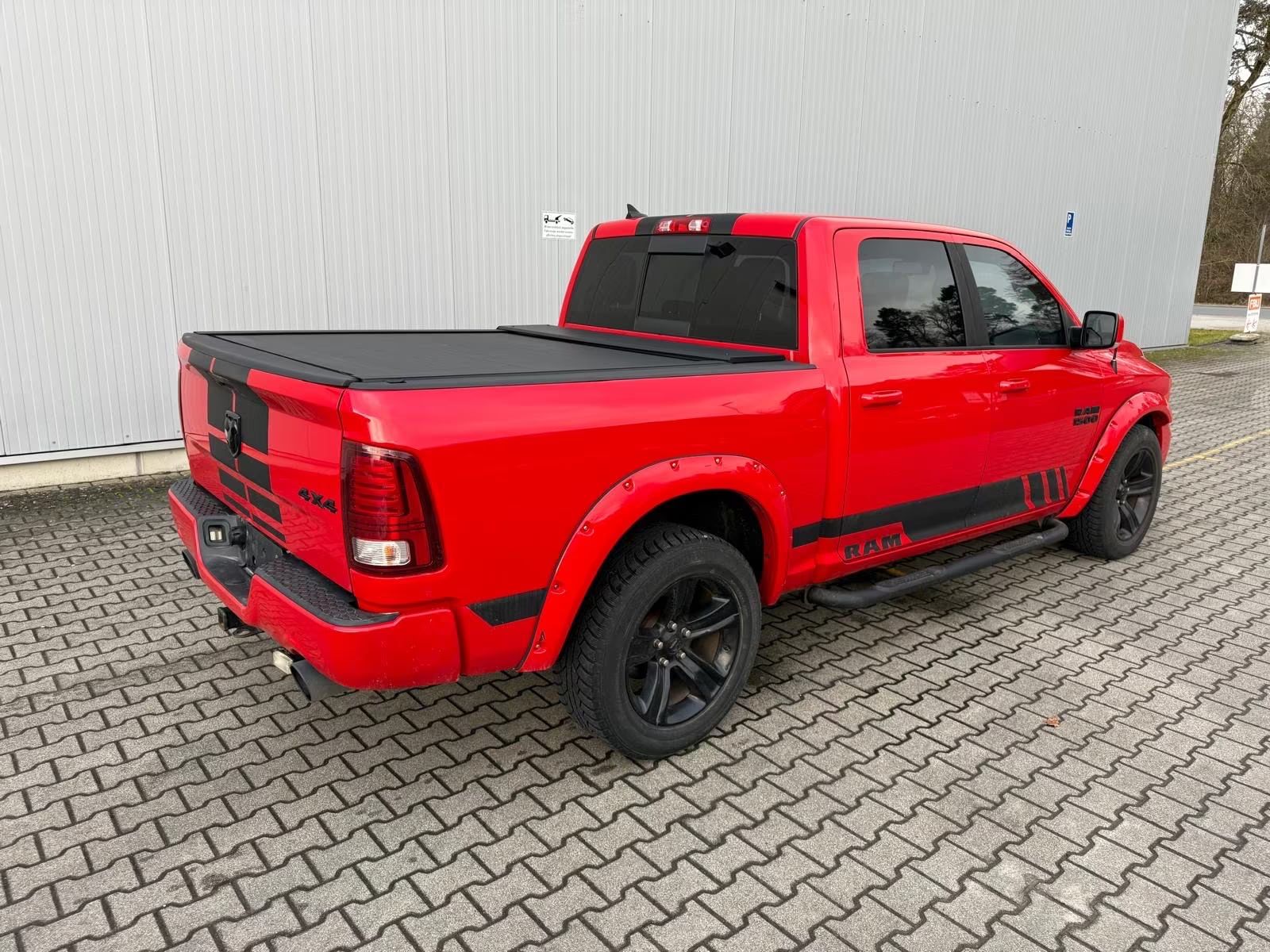 Dodge RAM 5.7 SPORT  CREWCAB