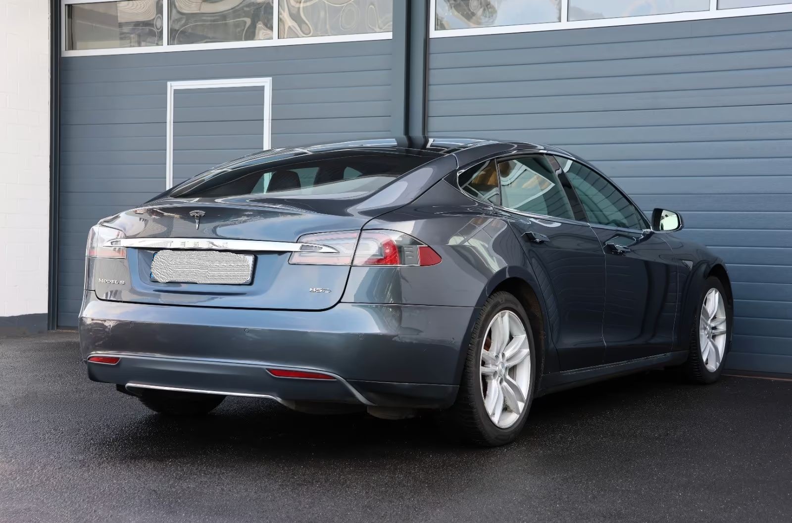 Tesla Model S 85D bez nehod