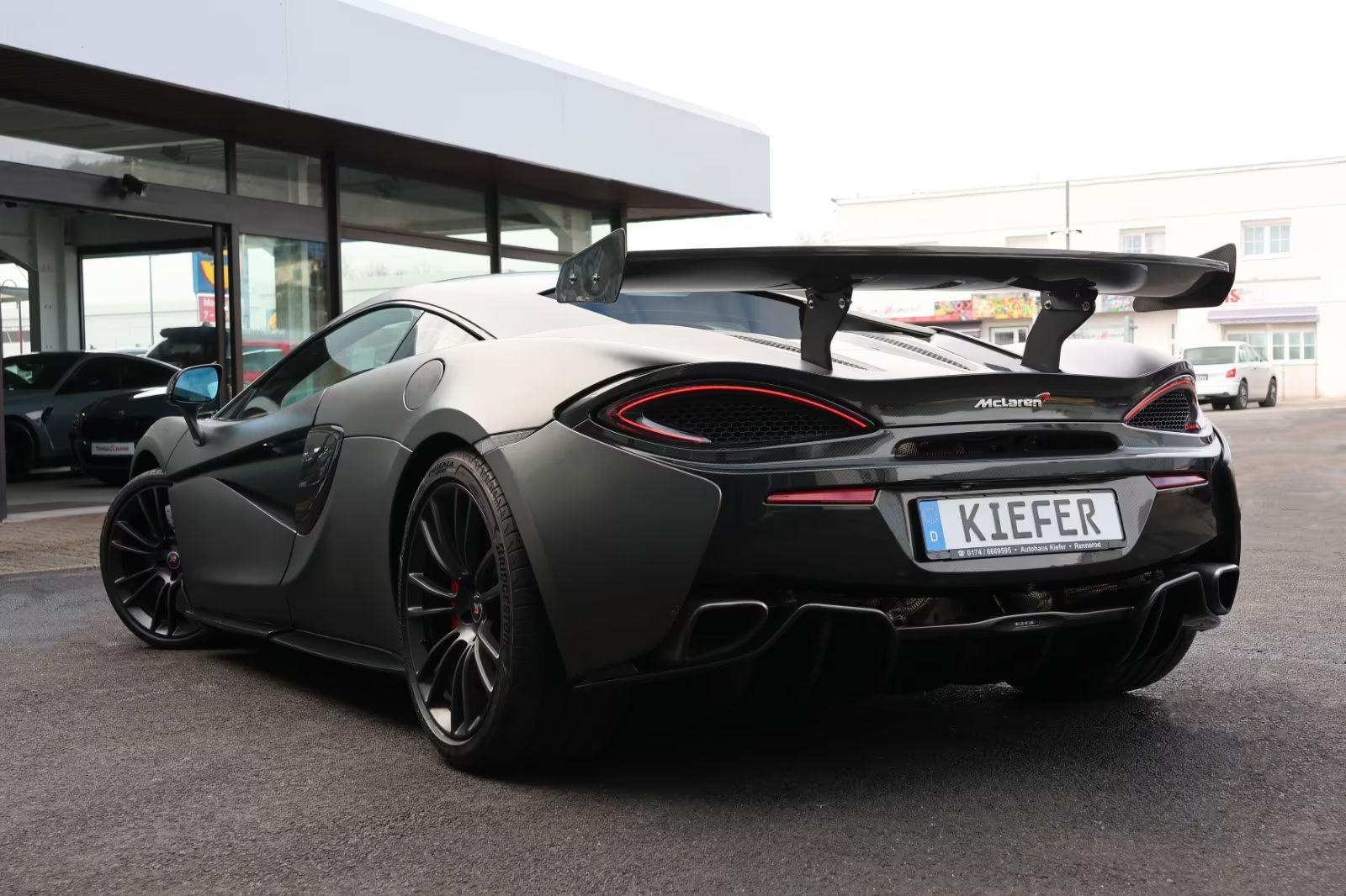 McLaren 570S 3.8 V8 kupé/karbon