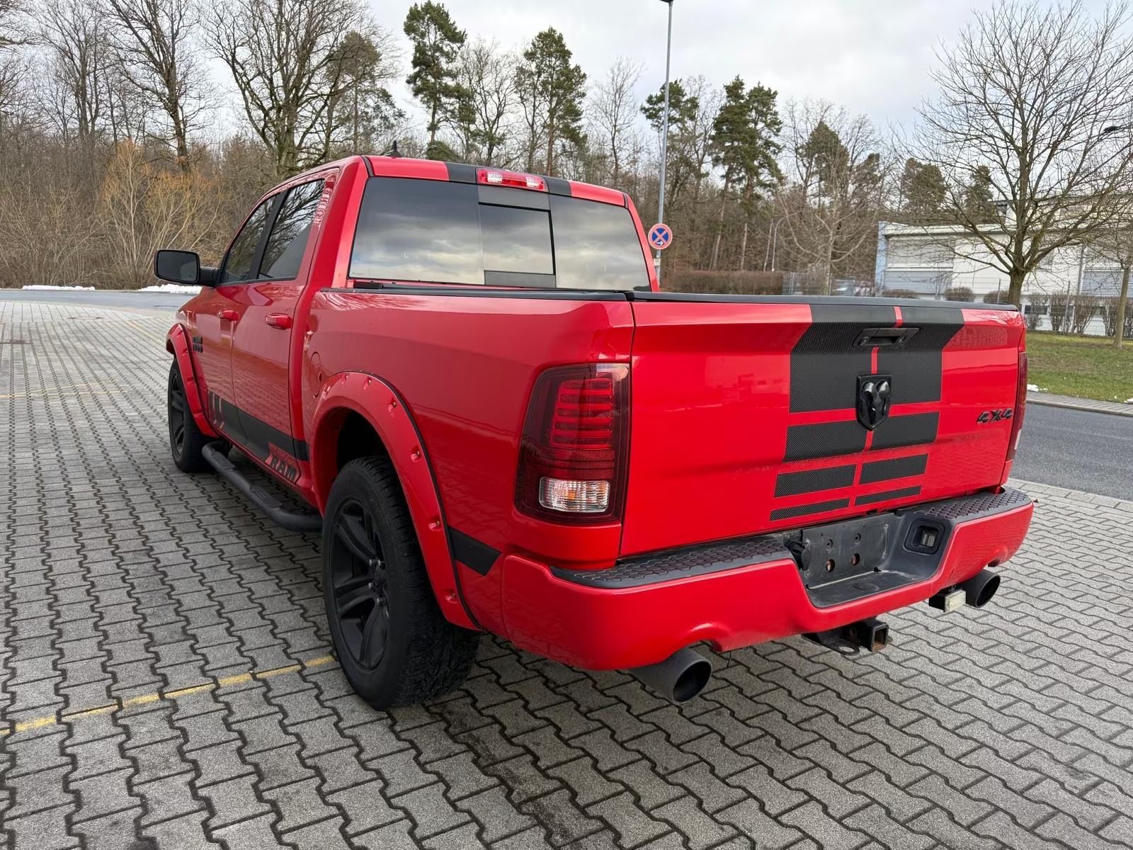 Dodge RAM 5.7 SPORT  CREWCAB