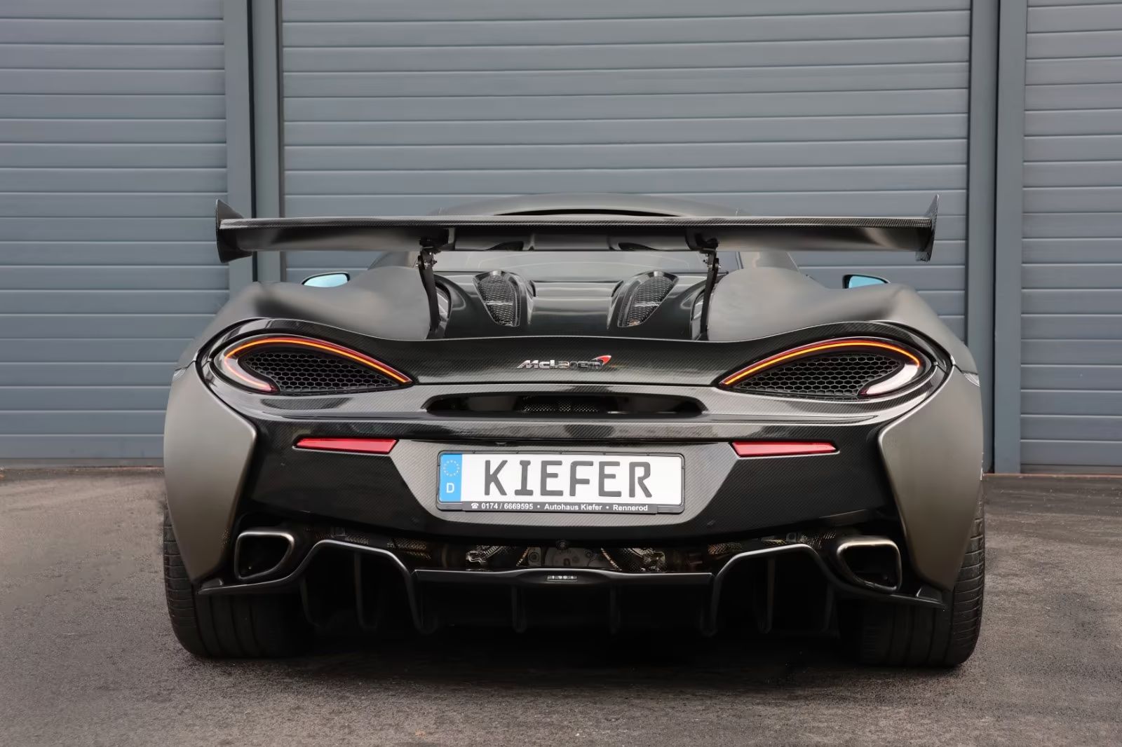 McLaren 570S 3.8 V8 kupé/karbon