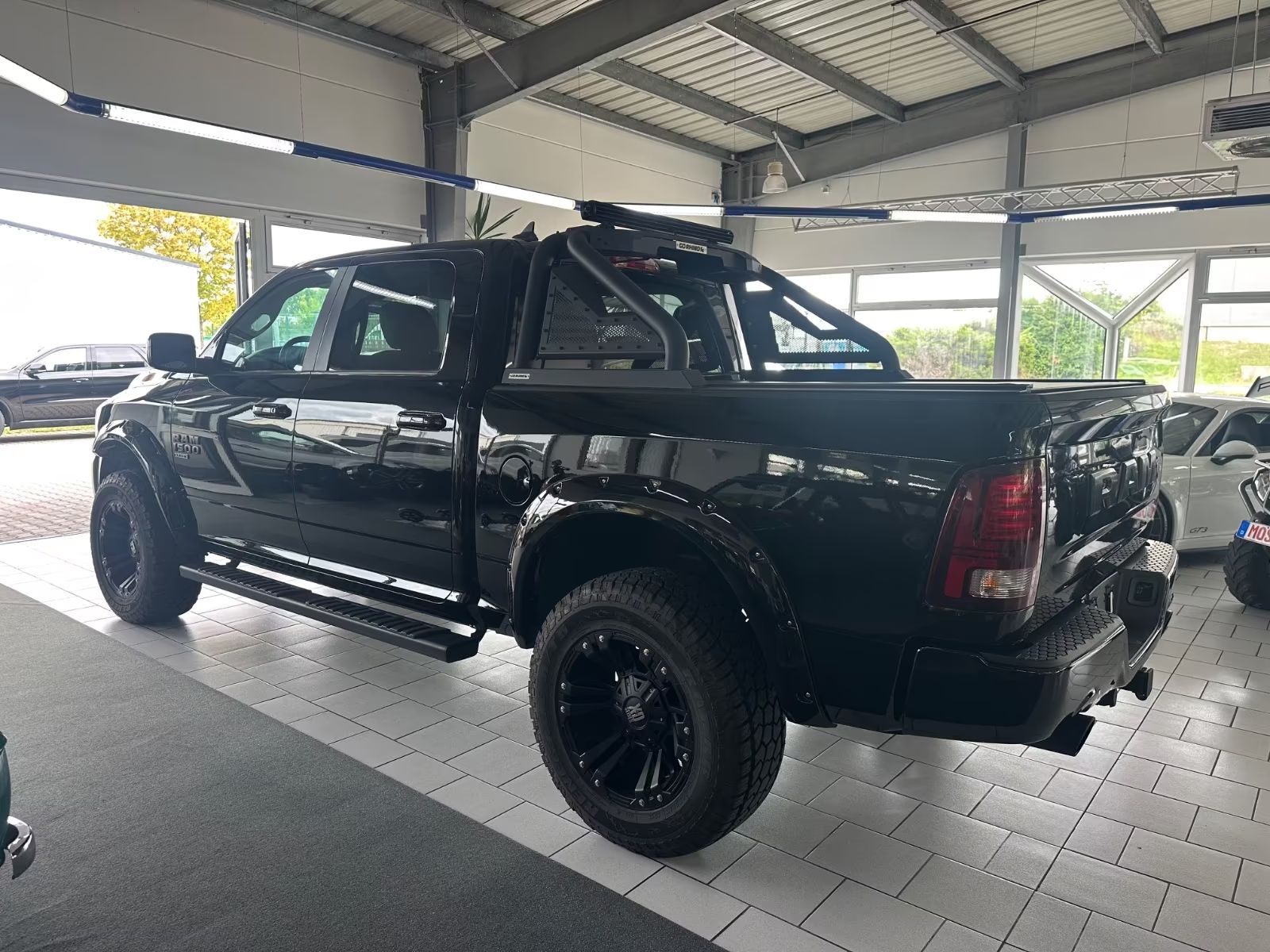 Dodge RAM 5,7 Monster XXL Crewcab Kůže 4×4 Drahá přestavba