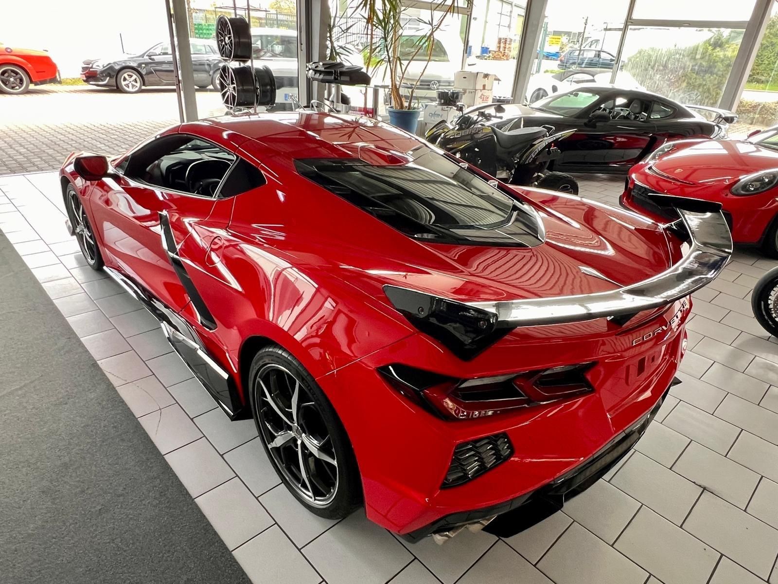 Corvette C8 Stingray 2LT Targa Racing Sedačky