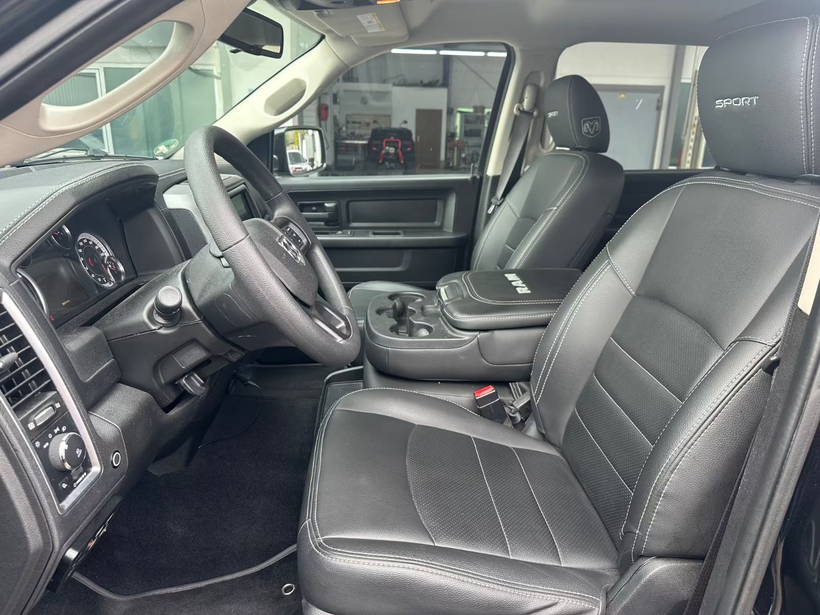 Dodge RAM 5,7 Monster XXL Crewcab Kůže 4×4 Drahá přestavba