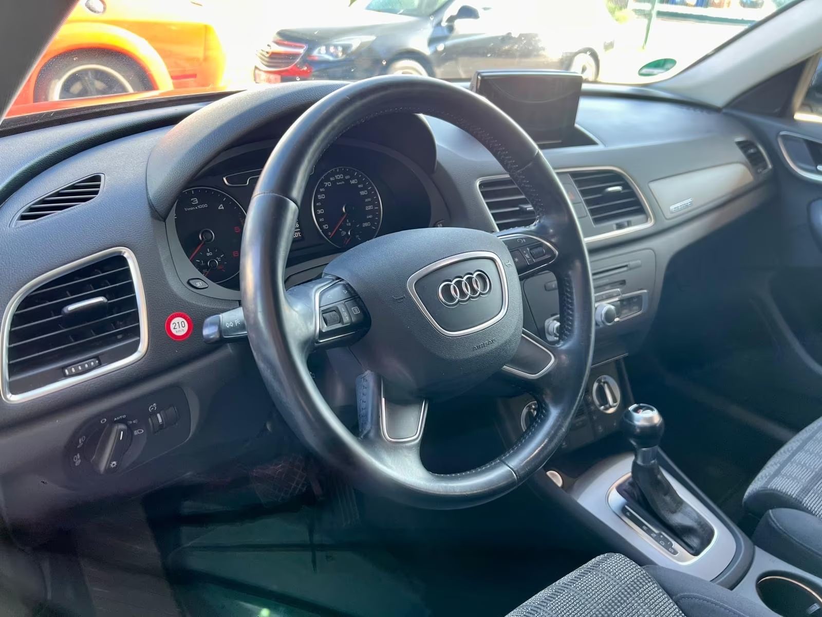 Audi Q3 2.0 TDI quattro S line 1.majitel,tažné