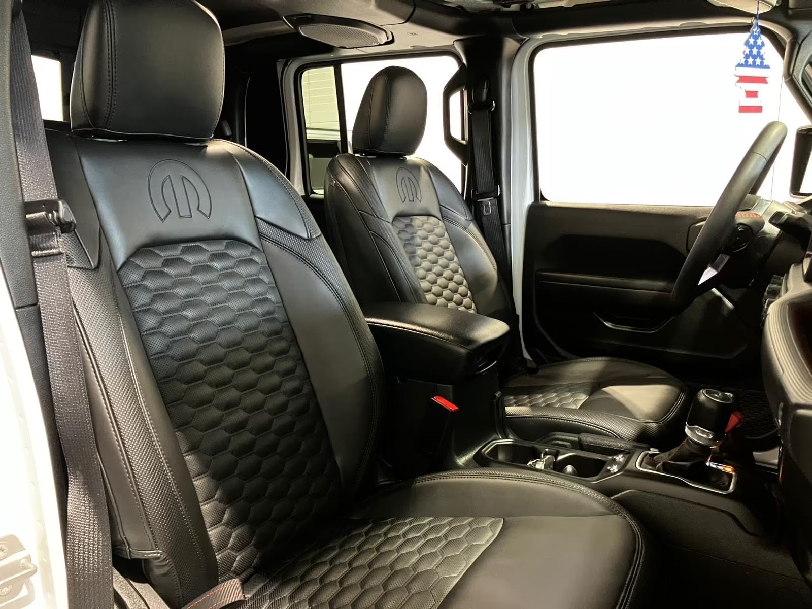 Jeep Gladiátor Rubicon 3,6 4×4 Kůže LED Tažné