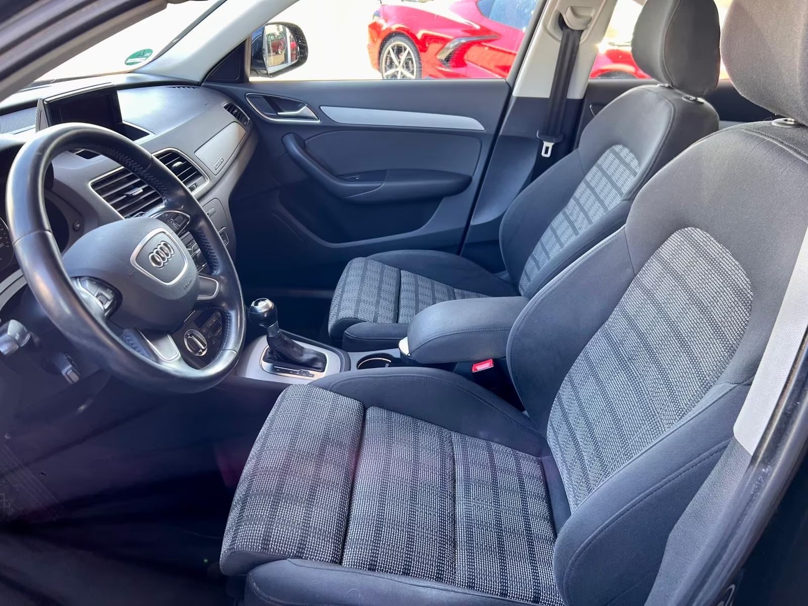 Audi Q3 2.0 TDI quattro S line 1.majitel,tažné