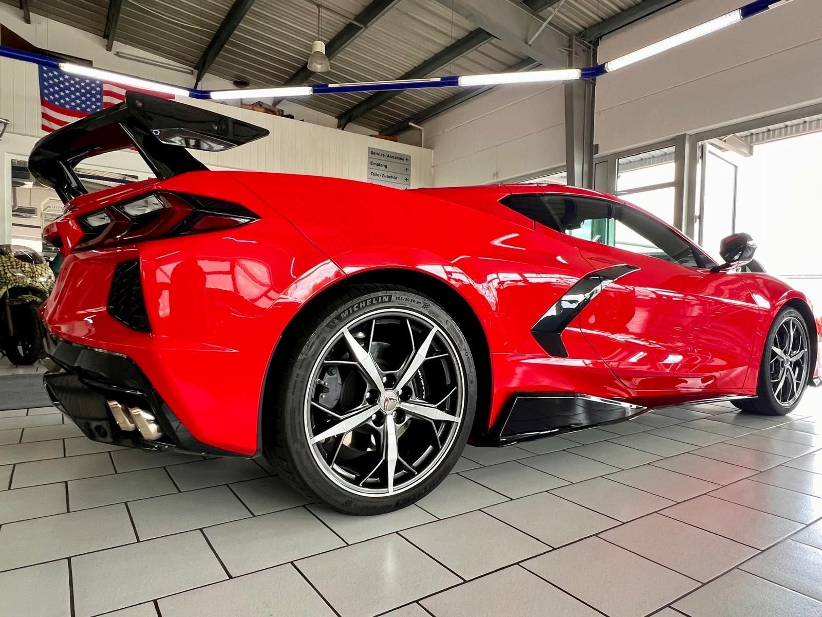 Corvette C8 Stingray 2LT Targa Racing Sedačky