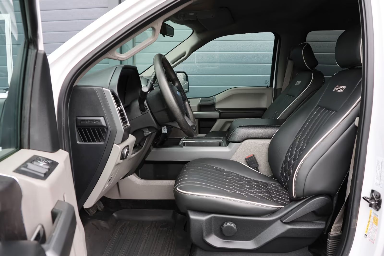 Ford F 150 5.0 V8 Raptor Optik/4×4/Tažné