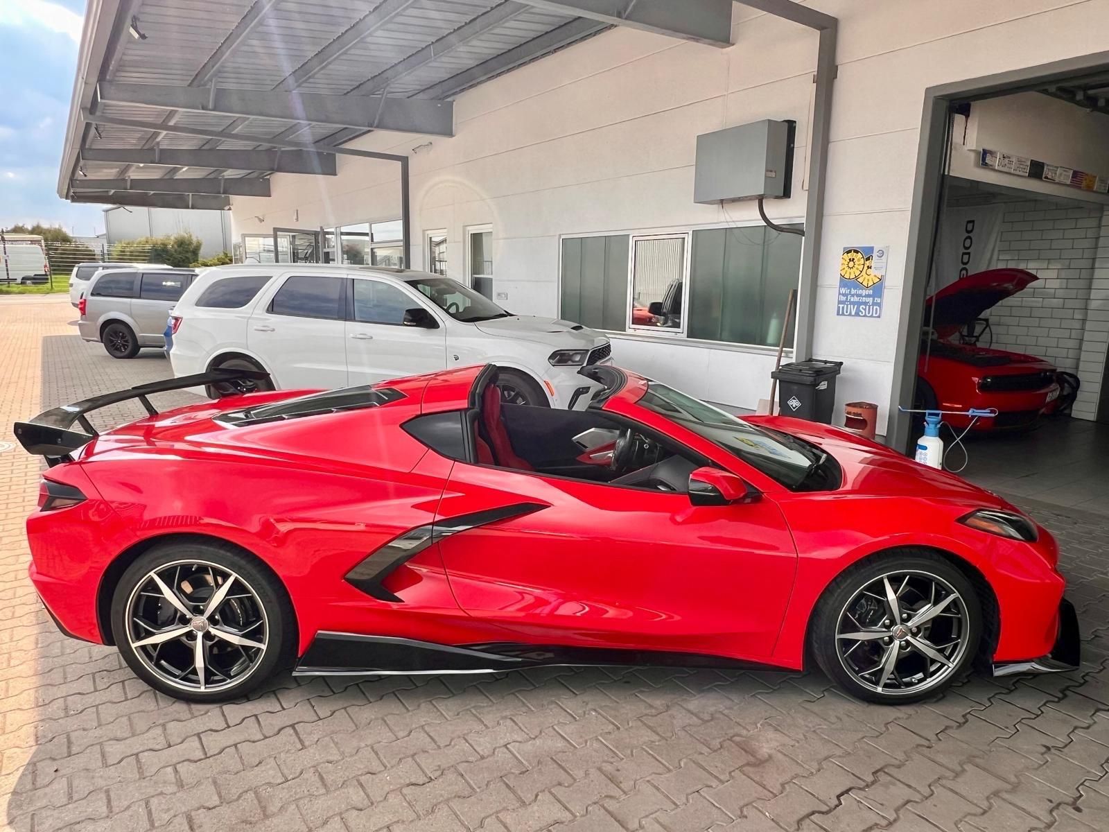 Corvette C8 Stingray 2LT Targa Racing Sedačky