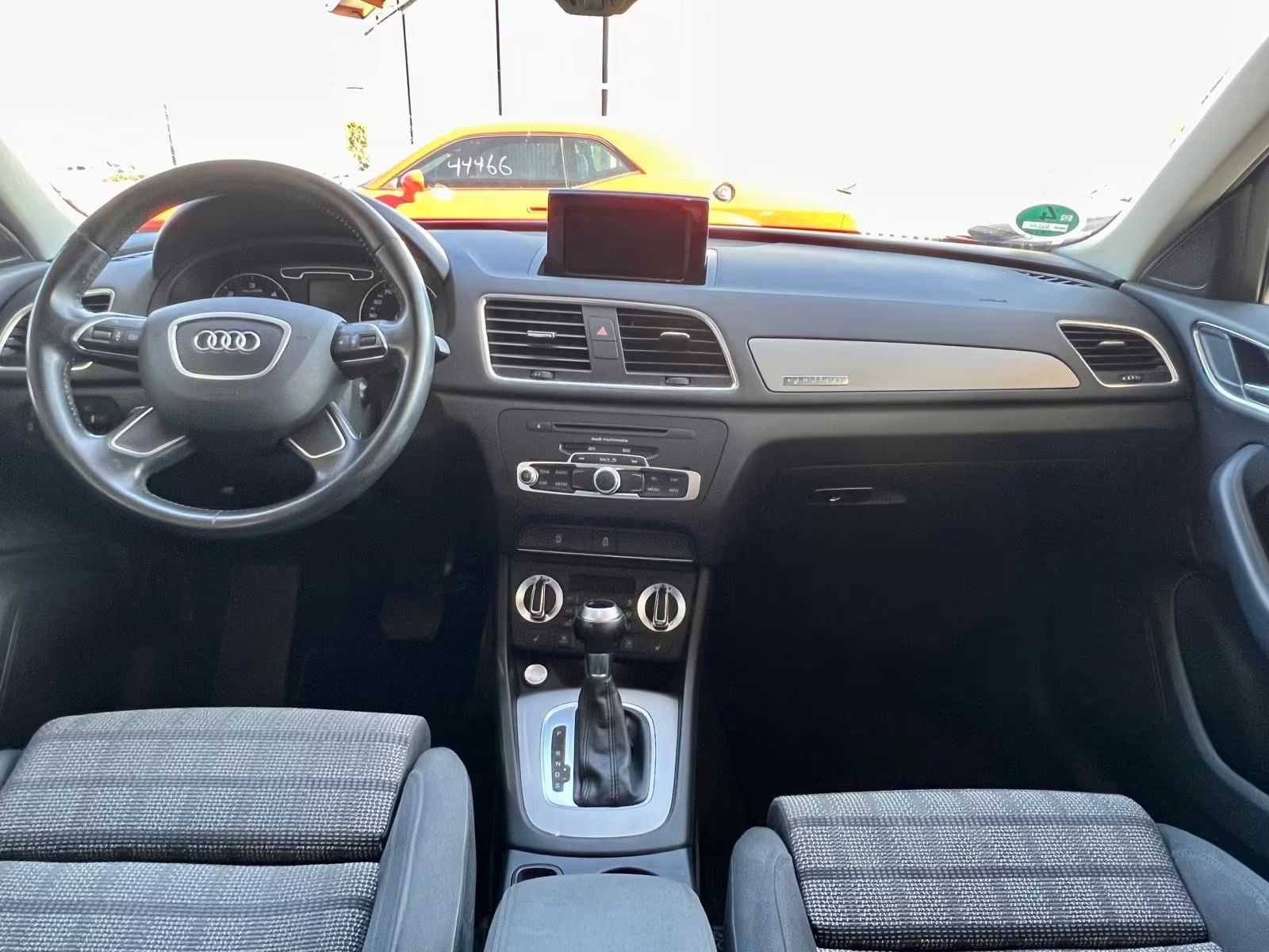 Audi Q3 2.0 TDI quattro S line 1.majitel,tažné