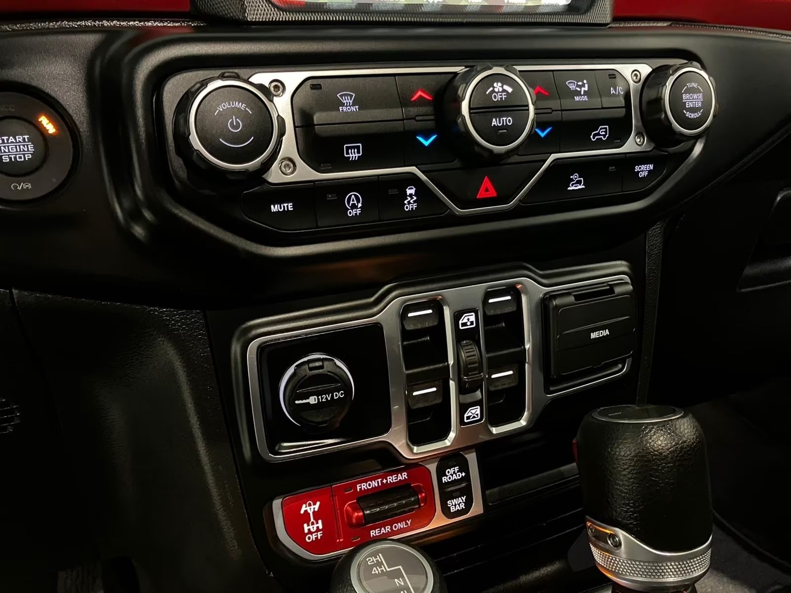 Jeep Gladiátor Rubicon 3,6 4×4 Kůže LED Tažné