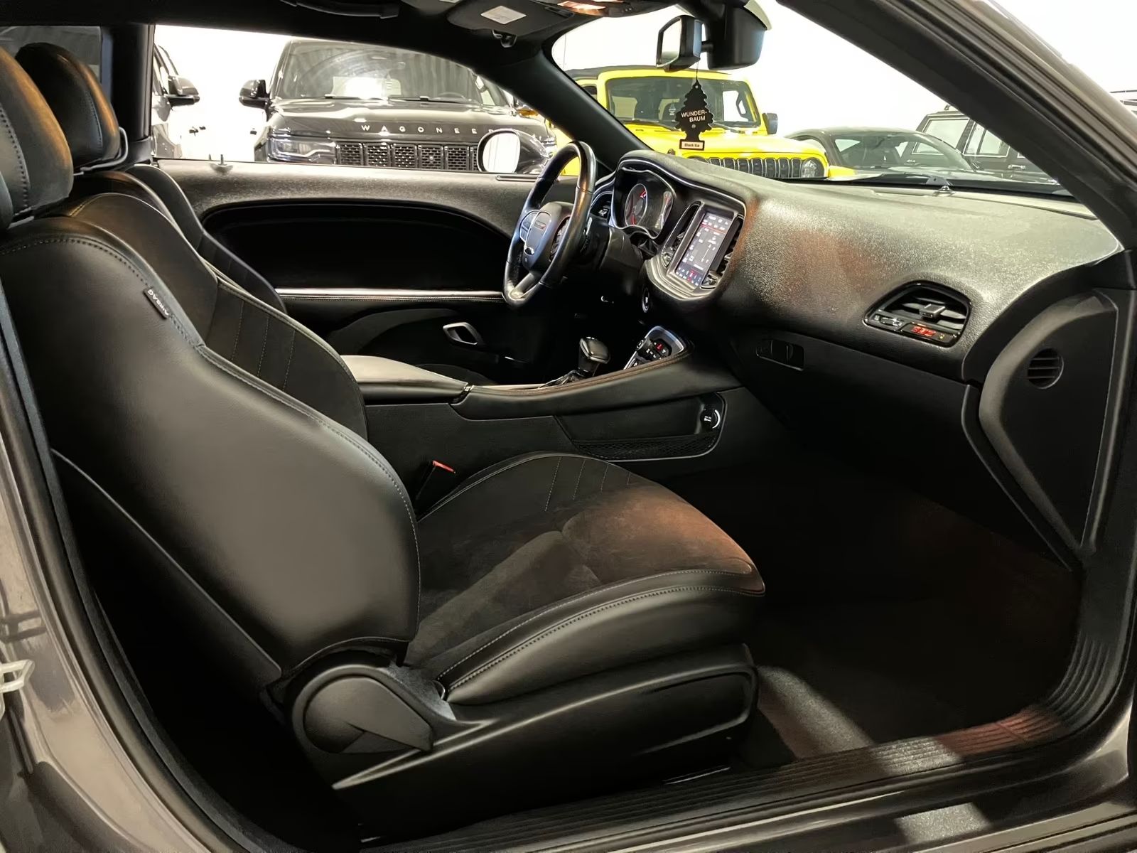 Dodge Challenger 6.4 Orig Widebody SRT Automat kůže