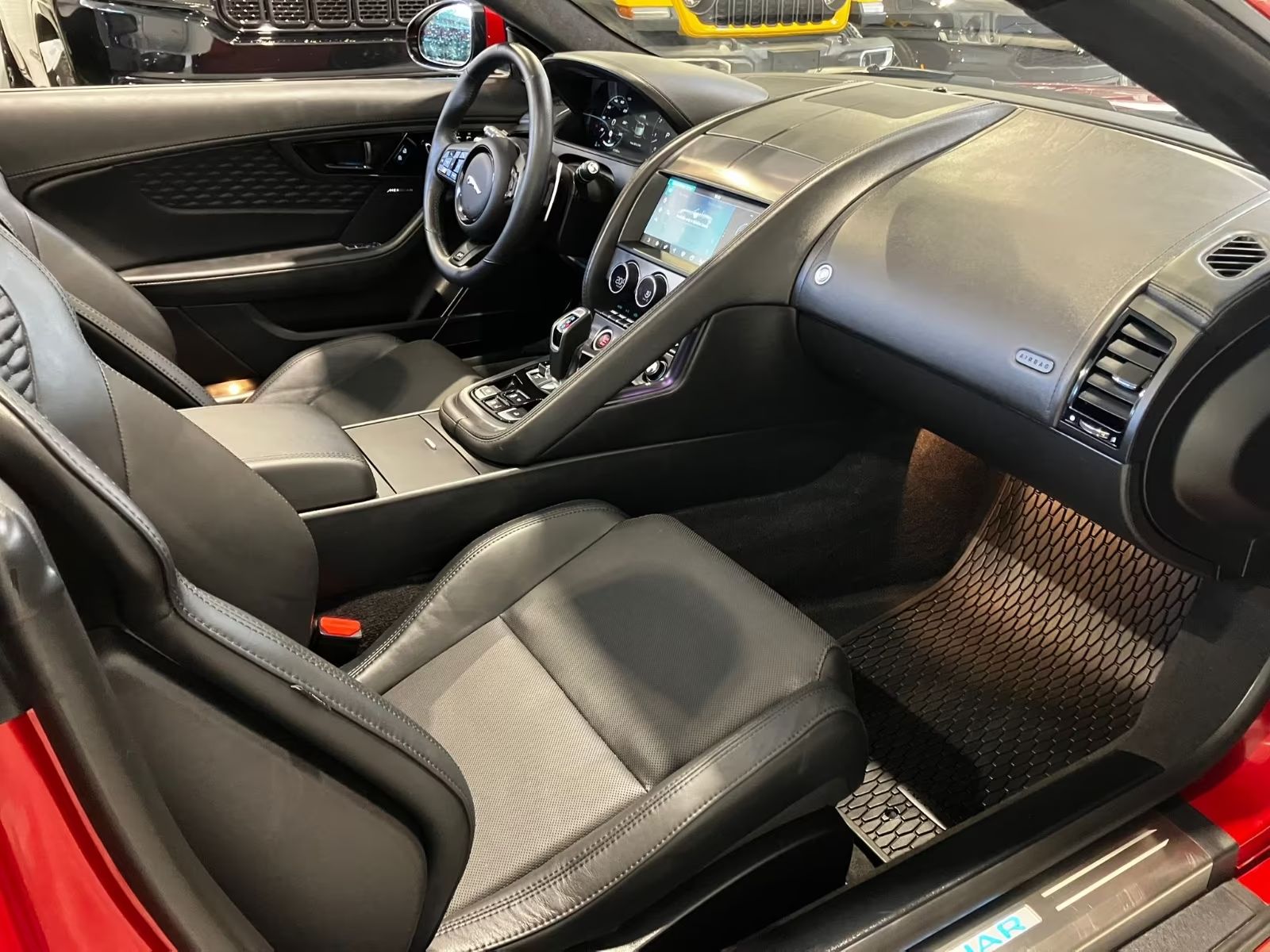 Jaguar F-Type F-TYPE P575 kabriolet R AWD