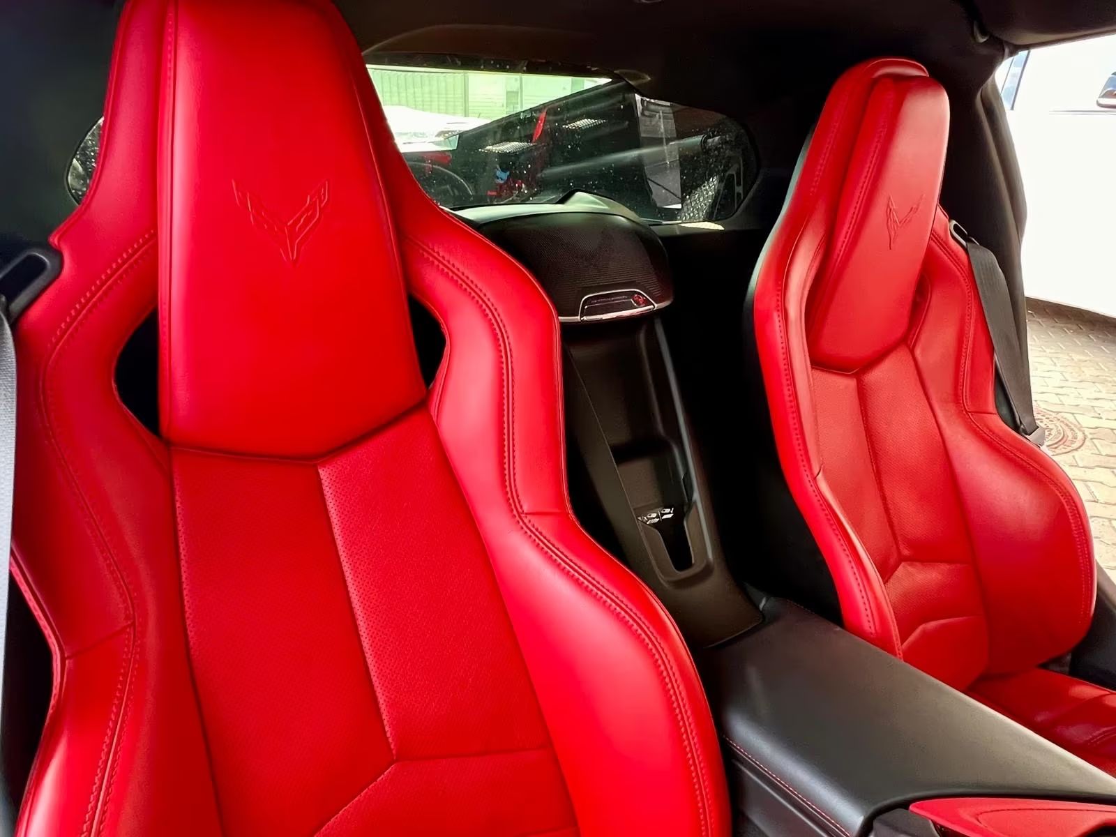 Corvette C8 Stingray 2LT Targa Racing Sedačky