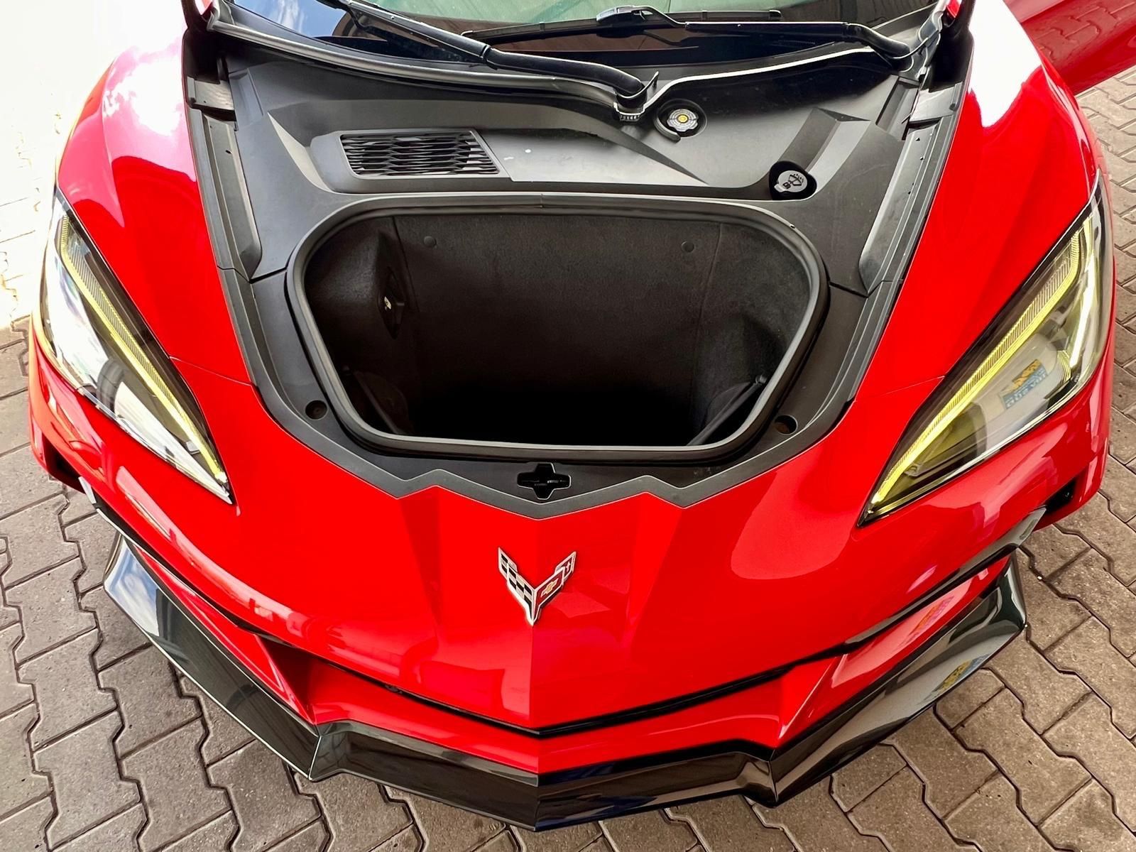 Corvette C8 Stingray 2LT Targa Racing Sedačky