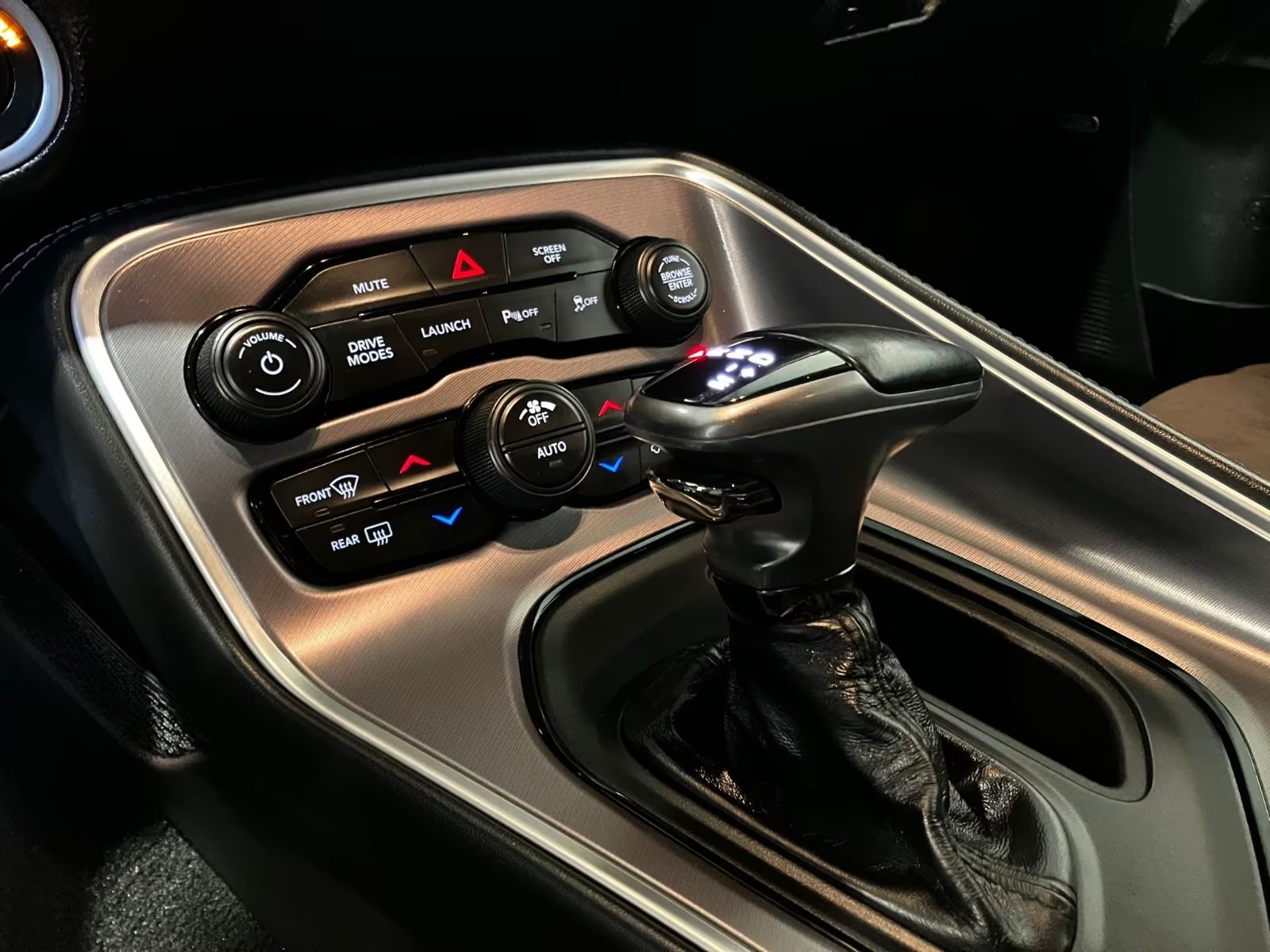 Dodge Challenger 6.4 Orig Widebody SRT Automat kůže