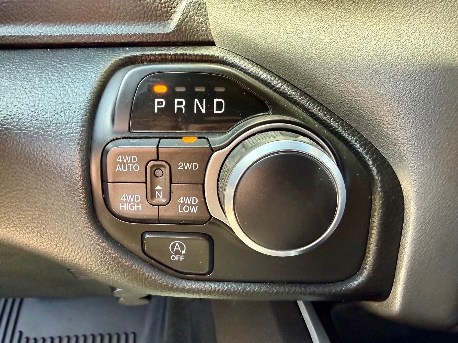 Dodge RAM 3.6 E-TORQUE LEDER CREWCAB 4×4 LPG