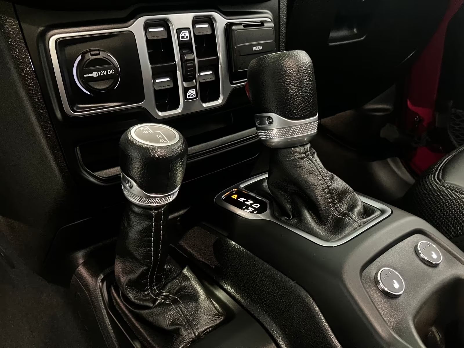 Jeep Gladiator Sport 3,6 4×4 Kůže LED Tažné