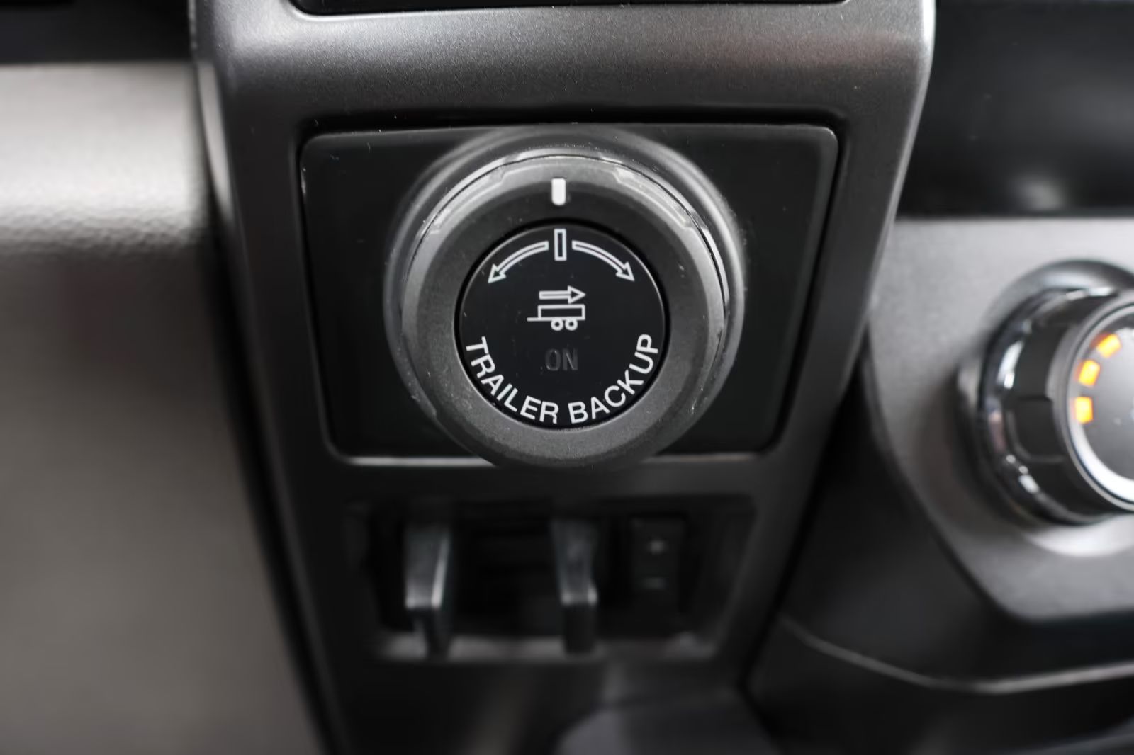 Ford F 150 5.0 V8 Raptor Optik/4×4/Tažné