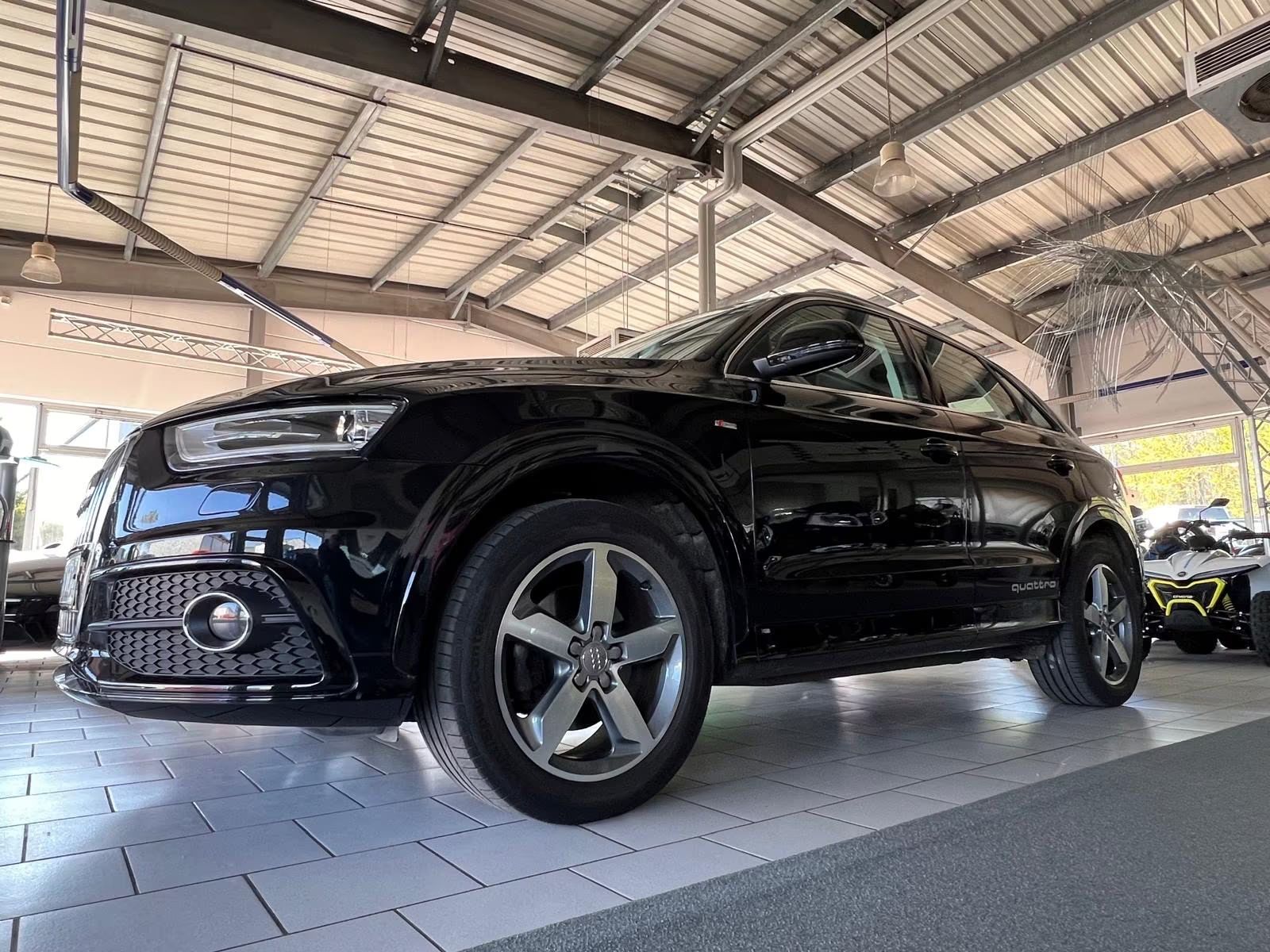 Audi Q3 2.0 TDI quattro S line 1.majitel,tažné