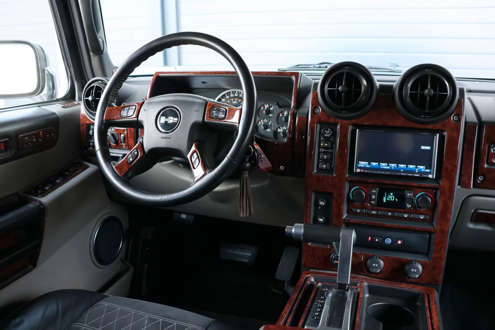 Hummer H2 6,0L V8 TUNING Geiger Performance LS/ Tažné/ BOSE/ 4×4