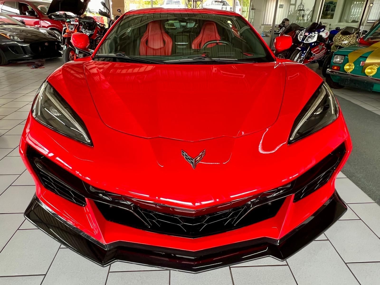 Corvette C8 Stingray 2LT Targa Racing Sedačky