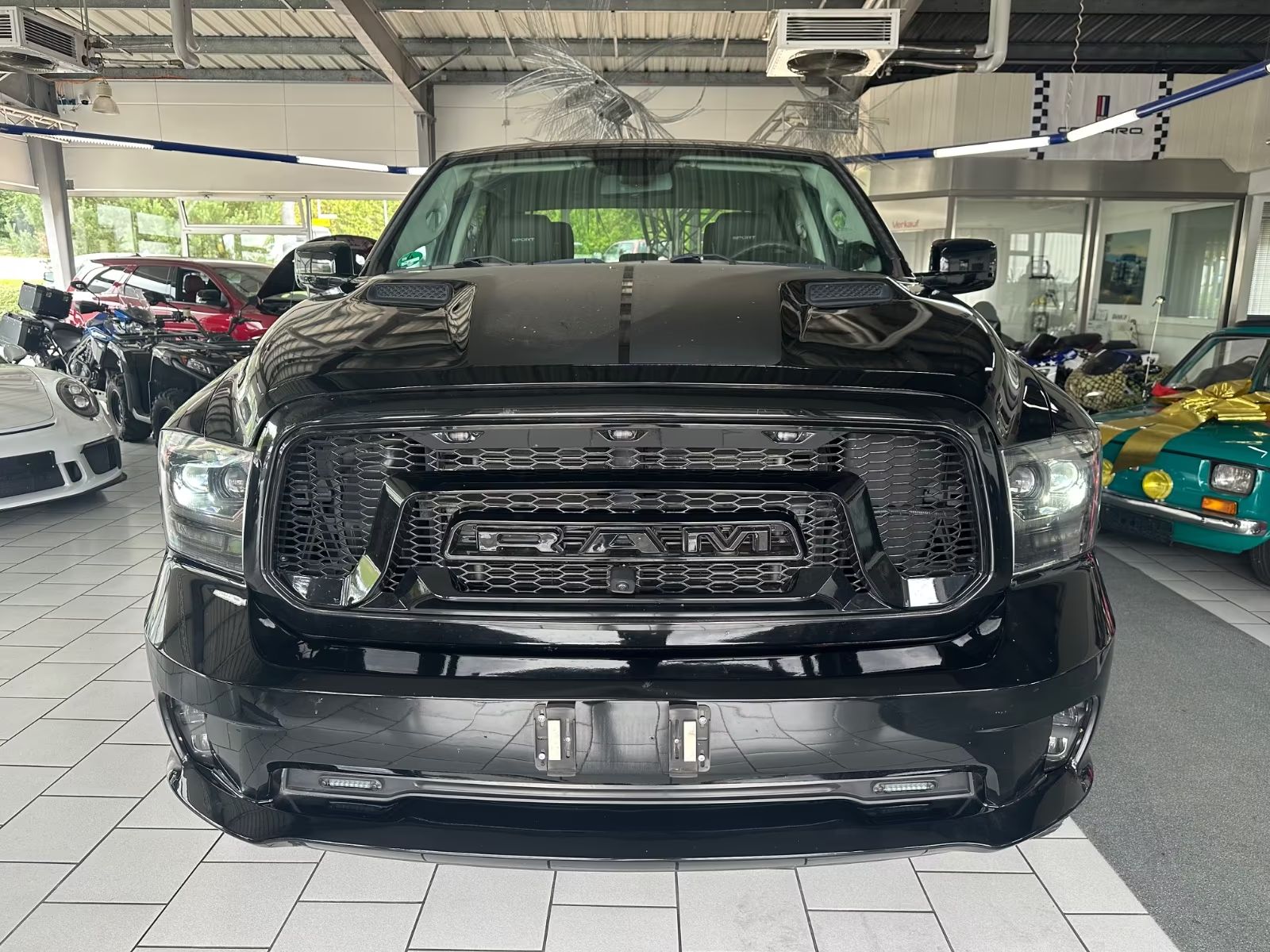 Dodge RAM 5,7 Monster XXL Crewcab Kůže 4×4 Drahá přestavba