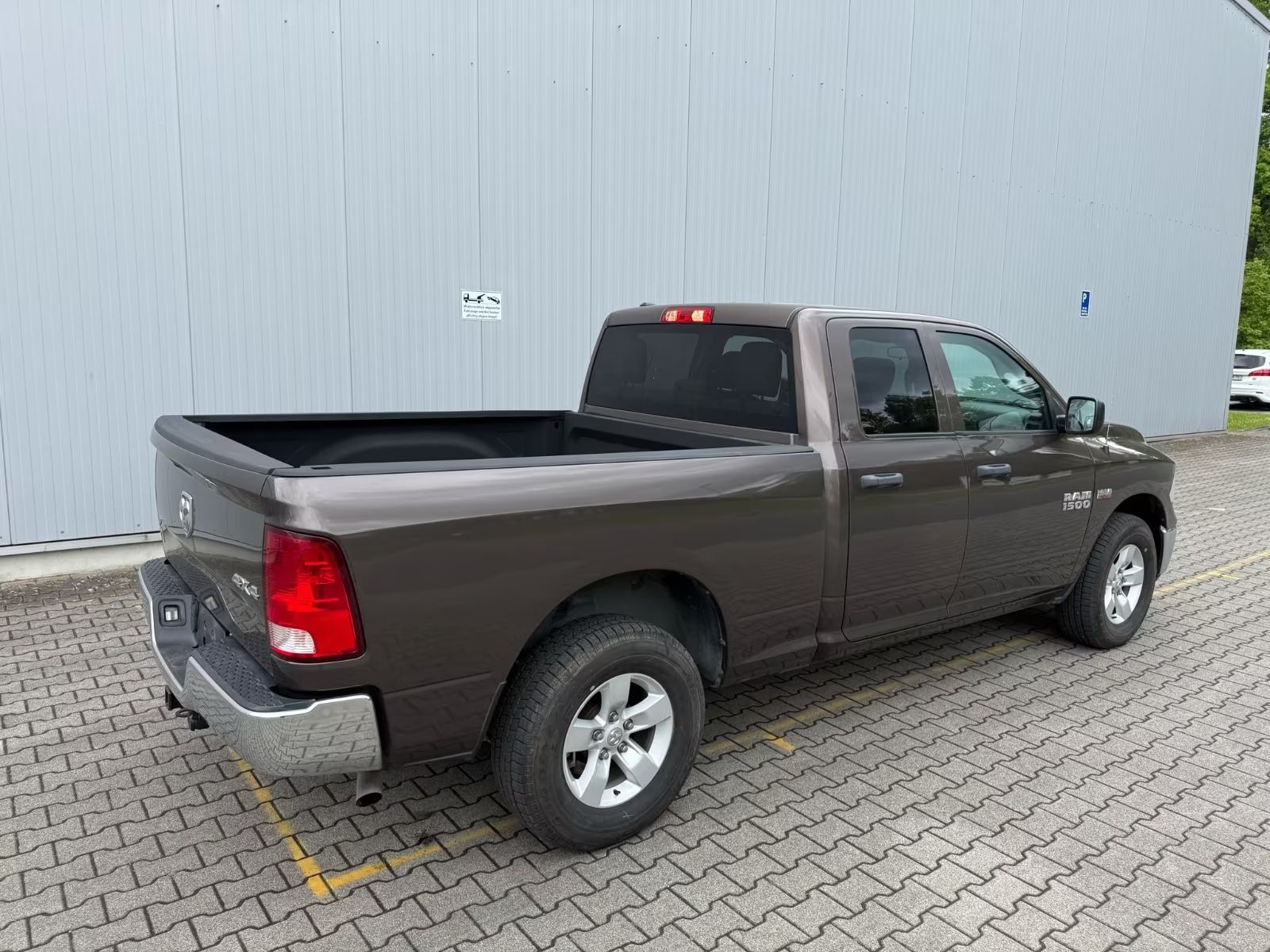 Dodge RAM 5,7 Hemi 4×4 Quadcab LPG BENZÍN jen 61 000 km !!!