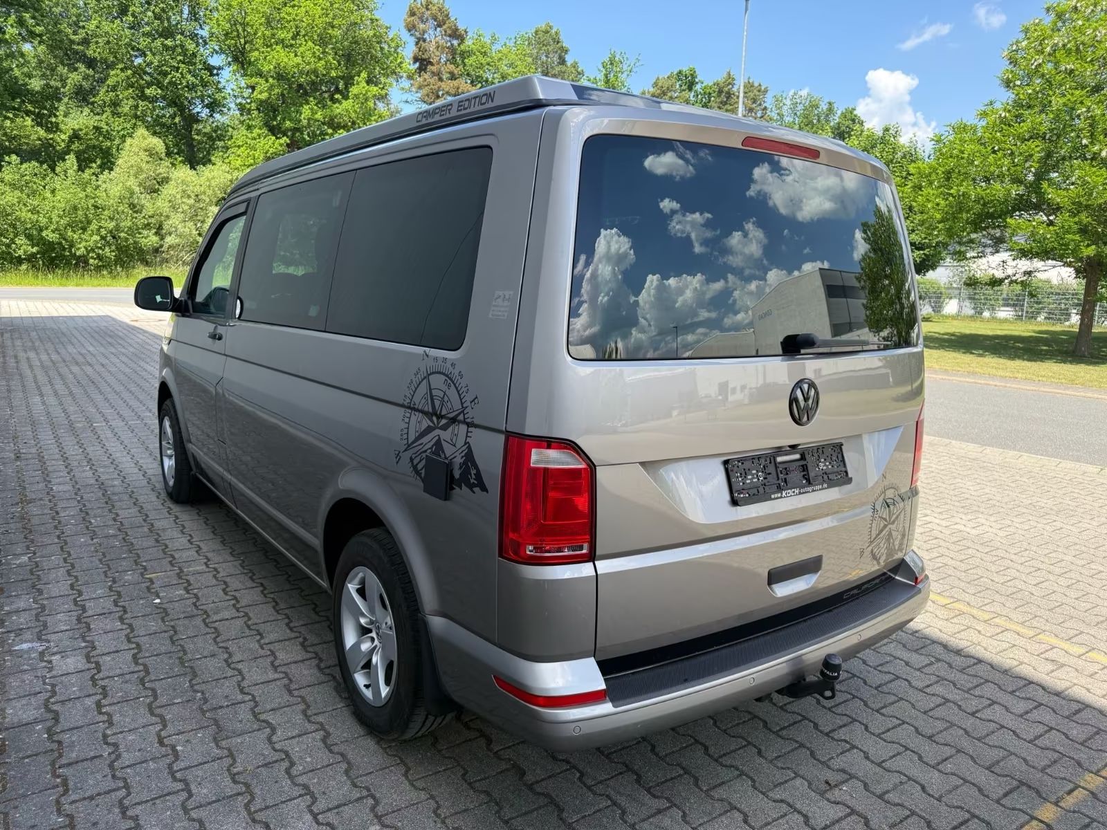 Volkswagen T6 Automat přestavba Kalifornie Kuchyň Izolovaná