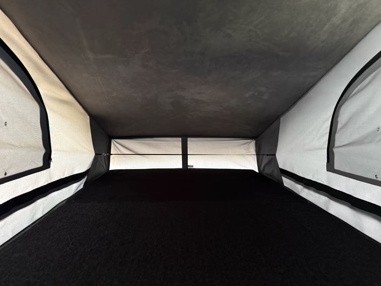 Volkswagen T6 Automat přestavba Kalifornie Kuchyň Izolovaná